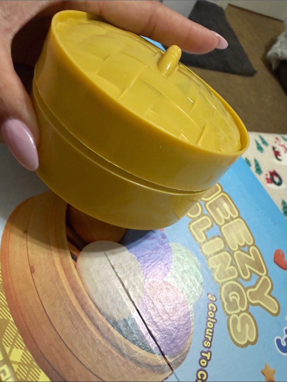 Blue Glitter Squeezy Dumpling Toy with case - Kids Toys - confirmed - Picture 2 of 3